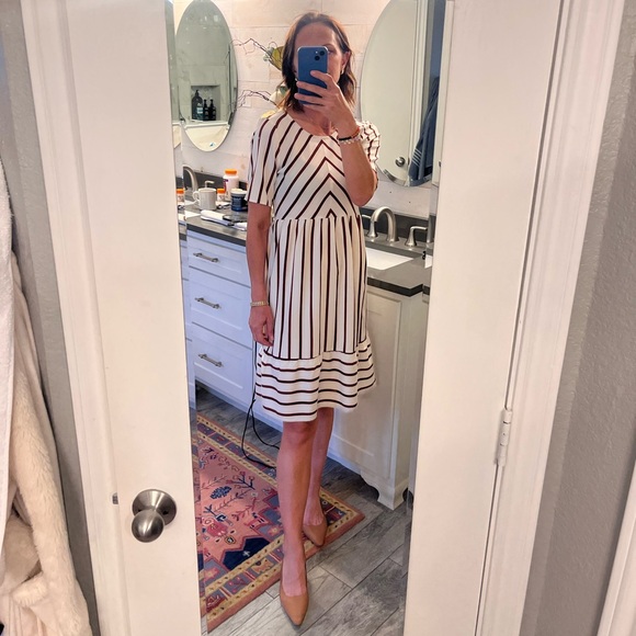 Roolee White and Red Geometric Dress - Picture 7 of 8